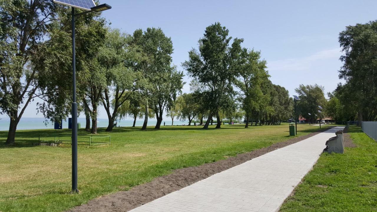 Lelle Resort Cb34 Balatonlelle Ngoại thất bức ảnh