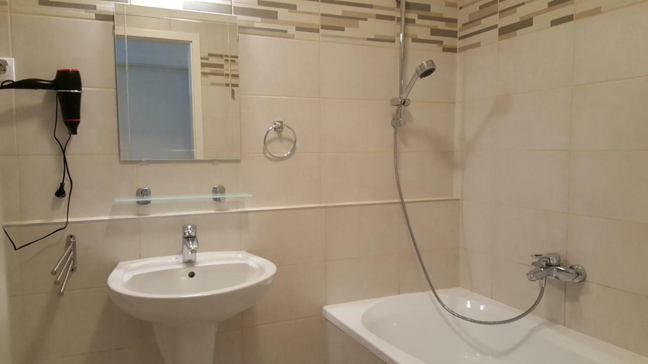 Lelle Resort Cb34 Balatonlelle Ngoại thất bức ảnh